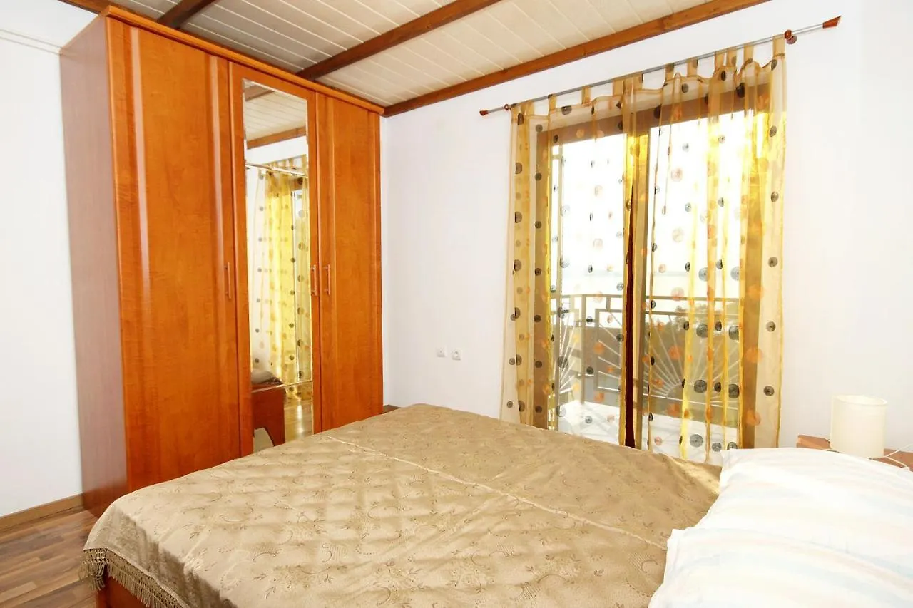 Apartment Klenovica 5580b