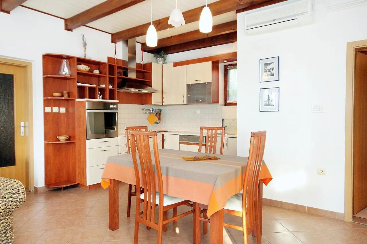Apartment Klenovica 5580B كرواتيا