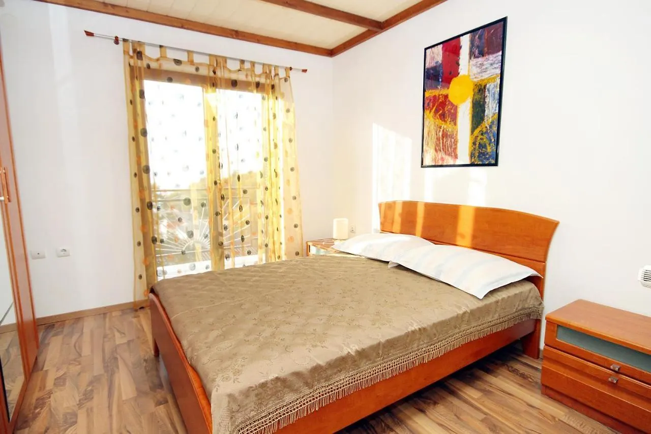 Apartment Klenovica 5580b